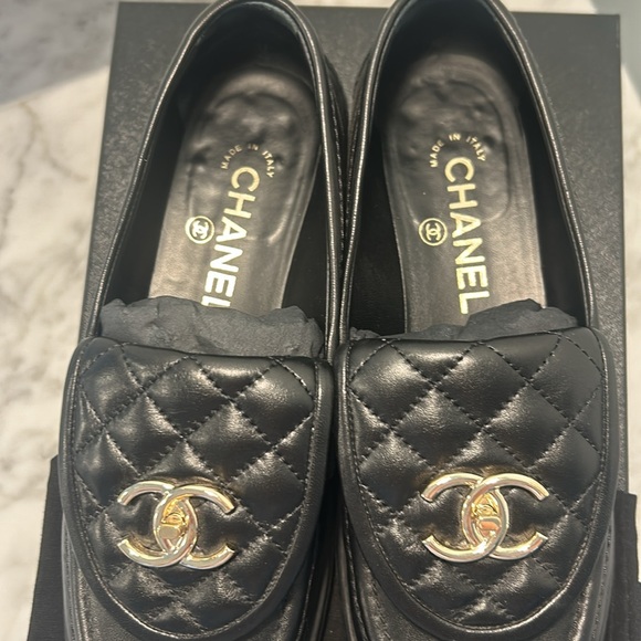 CHANEL TURNLOCK LOAFERS -size 37.5 - Picture 3 of 7